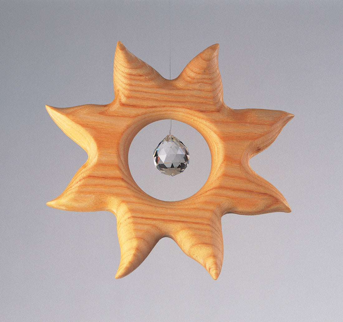 Holzsonne mit Kristallkugel