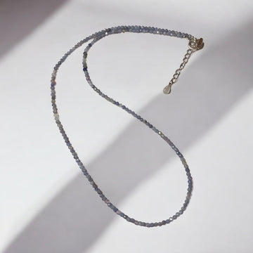 Edelstein Halskette Tansanit facettiert, 2-3mm, 40 bis 45cm verstellbar, Silberverschluss