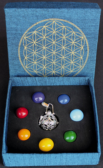 Engelsbote mit 7 Chakra-Klangkugeln