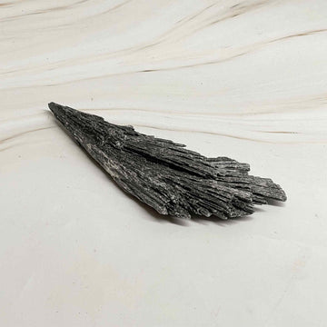 Schwarzer Kyanit (Disthen) - Rohkristall 11-20g