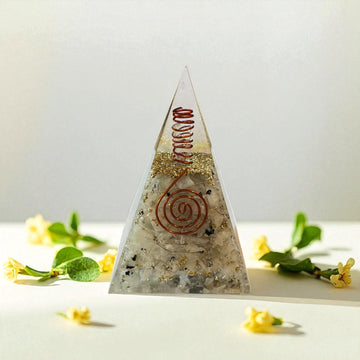 Pyramide mit Mondstein und Turmalinquarz 60 mm mit Goldglitter, Höhe ca 8 cm