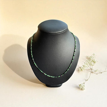 Edelstein Halskette Rubin - Zoisit facettiert, 2-3mm, 40cm mit Silberverschluss