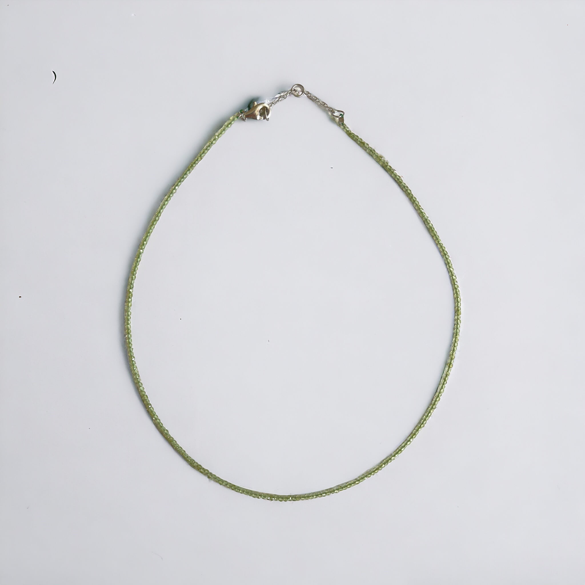Halskette Peridot facettiert, 2-3mm, 40 - 45 cm verstellbar mit Silberverschluss