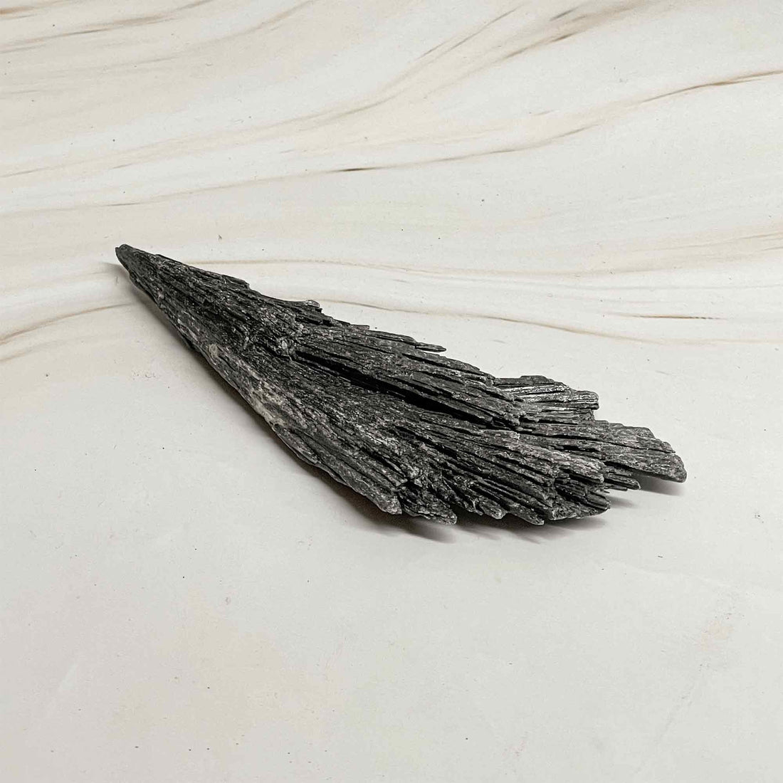 Schwarzer Kyanit (Disthen) - Rohkristall 11-20g