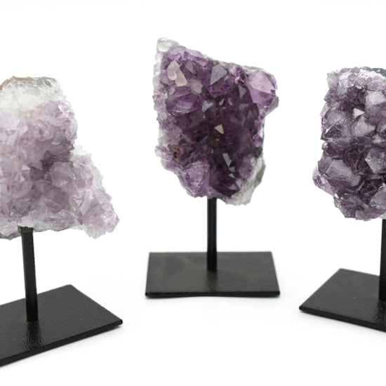 Amethyst auf Metallständer