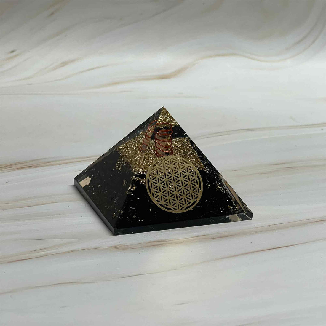 Turmalin Pyramide (mit Blume des Lebens)