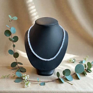 Collier Chalcedon blau, Würfel facettiert