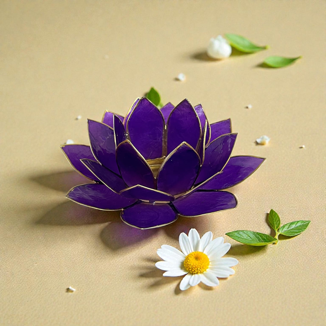 Lotus Teelichthalter, violett/goldfarbig, 7. Chakra