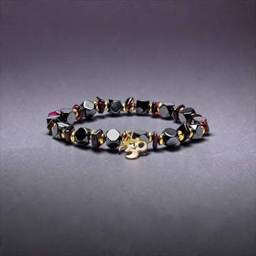 Armband Hämatit und Granat mit Om ca.8 mm